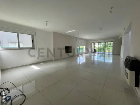 Oficina en Venta en La Calera, USD 230.000