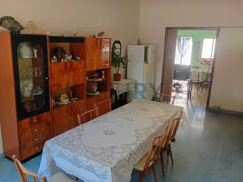 VENTA CASA 3 AMB CON PATIO, JARDIN Y TERRAZA.