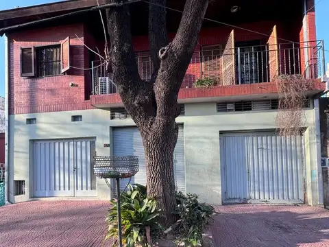 VENTA CASA DOBLE COCHERA LOCAL Y FONDO