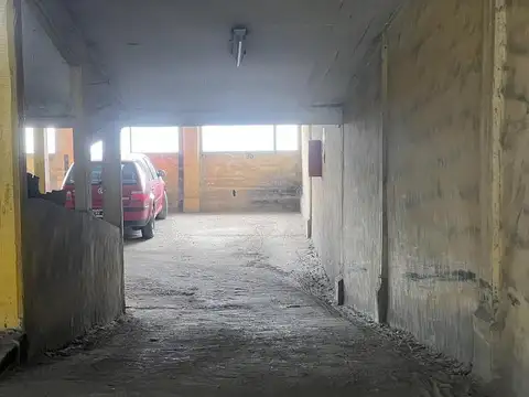 Venta de cochera céntrica, calle Salta Barrio comercial y residencial, Bariloche