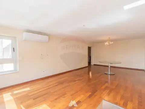 Departamento en Venta de 8 ambientes