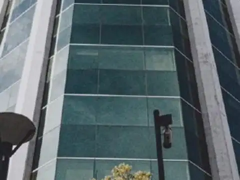 Oficina en Venta con 5 cocheras