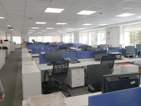 Oficina en Venta con 5 cocheras