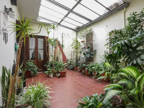 Venta PH de 3 ambientes en Colegiales con Cochera Patio y Terraza propia