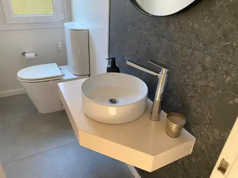 Casa en Venta con 4 cocheras