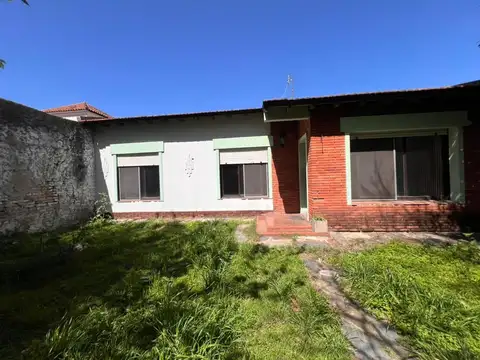 CASA EN ALQUILER CASTELAR SUR