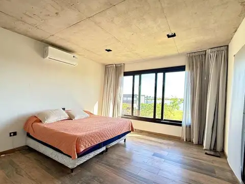 Casa en Venta en Horizontes al Sur, USD 379.900