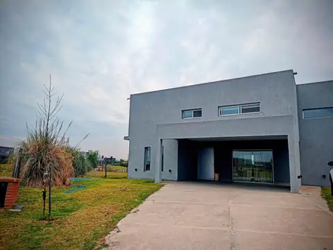 Casa en Venta en Belen de Escobar, USD 310.000