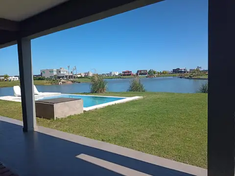 CASA EN VENTA EN SAN SEBASTIÁN – ÁREA 7