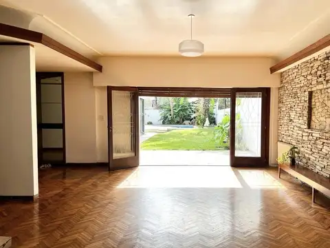 Casa 5 ambientes con 3 baños