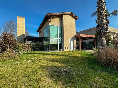 Casa en Alquiler de 4 dormitorios