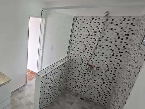 Casa en Alquiler con 1 cochera