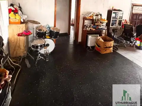 Casa 6 ambientes con 1 baño