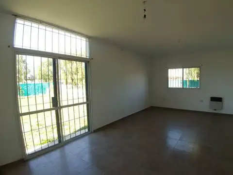 Casa 4 ambientes con 1 baño