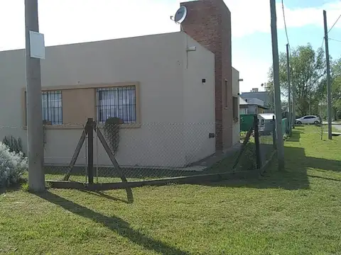 Saavedra Lamas  al 2400