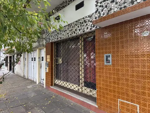 Unidad tipo Monoambiente para reciclar al frente en Florida, Vicente Lopez a 5 cuadras de Av. Maipu