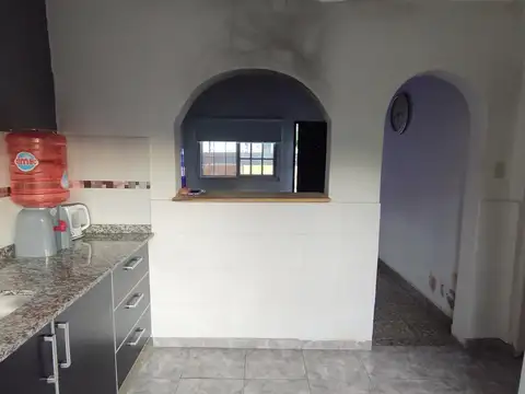 Casa 4 ambientes con 1 baño
