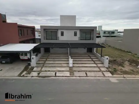 Casa en Docta Avenida