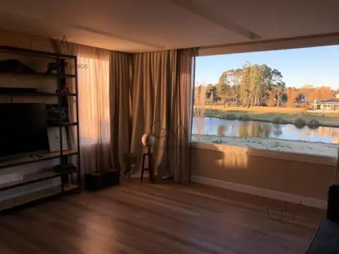 Casa 6 ambientes con 4 baños