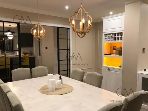Casa en Alquiler Temporal con 2 cocheras