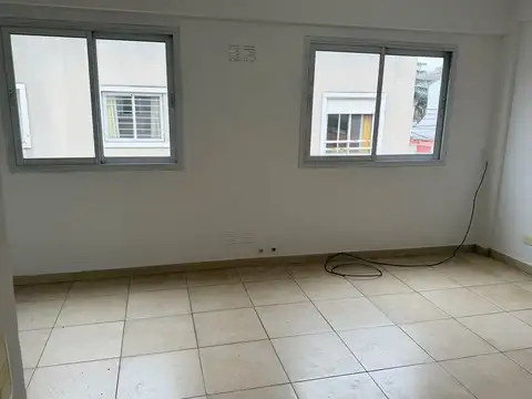 DEPARTAMENTO 2 AMB. 2º PISO POR ESCALERA SAN ANDRES, APTO CREDITO