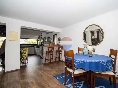 Casa en Venta con 3 cocheras
