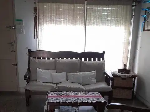 Casa en venta - 2 Dormitorios 1 Baño - Cochera - 300Mts2 - Ringuelet