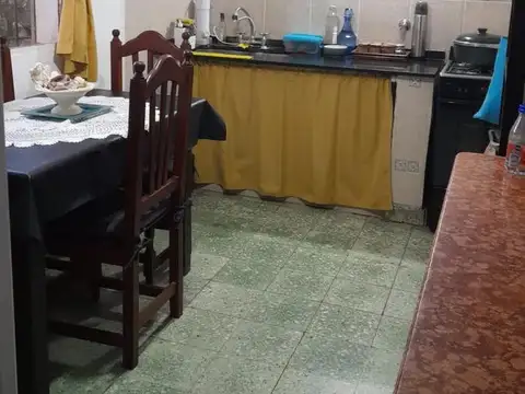 Casa 3 ambientes con 1 baño
