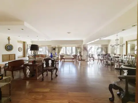 VENTA DEPARTAMENTO CINCO AMBIENTES c/ DEPENDENCIA- COCHERA en CABALLITO