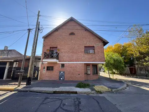 TRÍPLEX 5 AMBIENTES EN VENTA RAMOS MEJÍA /COCHERA