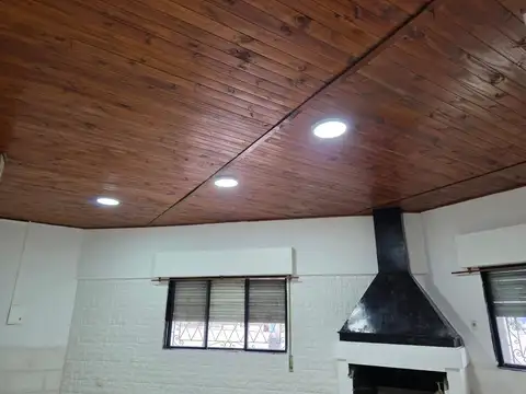 Casa en Alquiler con 1 cochera