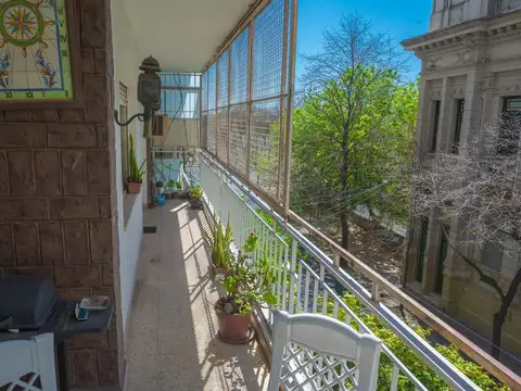 Departamento 4 ambientes con 2 baños
