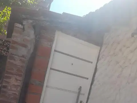 Casa 8 ambientes con 3 baños