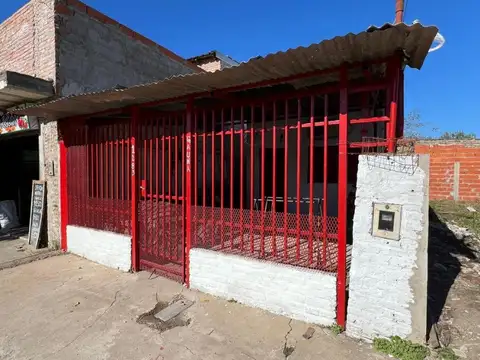 CASA EN VENTA - AMENABAR 1283 - VILLA GOBERNADOR GALVEZ