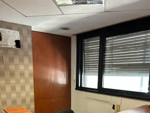 Av Leandro N.Alem 700, Piso 1ro