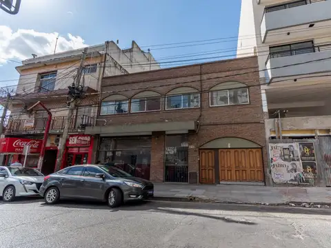 Inmueble en  block ideal inversor - Local más 6 deptos u oficinas