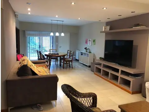 Casa en Venta en Martin Coronado, USD 230.000