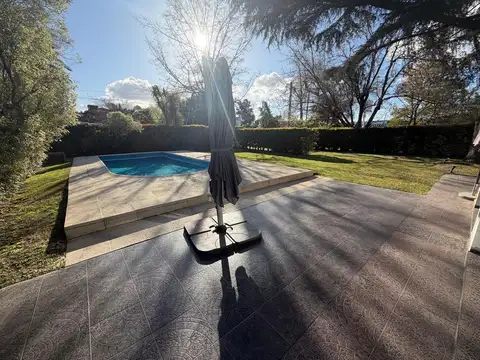 Casa en Venta con 2 cocheras