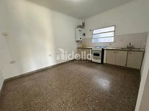 Depto 2 dorm en 115 y 63, zona universitaria cerca del Bosque La Plata