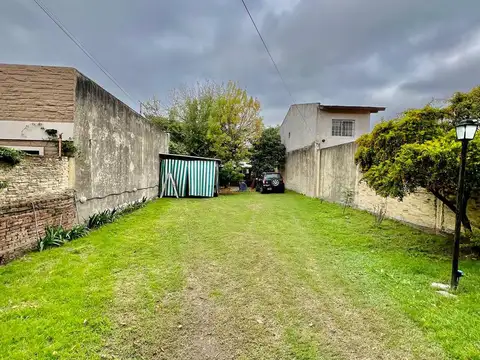 Casa en Venta con 3 cocheras