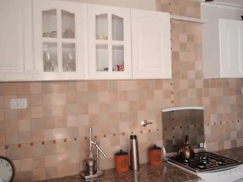 galpon alquilado de 200mts mas vivienda nueva en planta alta con garage