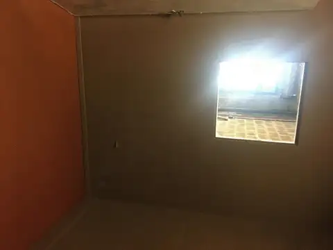 Local en Venta Via Púb.