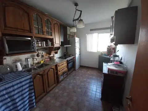 Departamento 4 ambientes con 2 baños