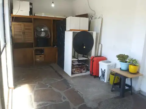 Venta lote con local taller Barracas