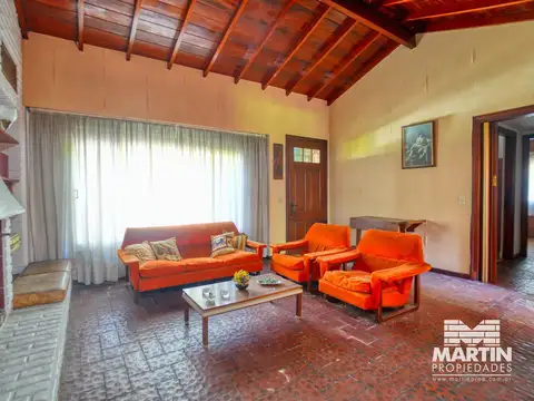 Casa 5 ambientes con 2 baños