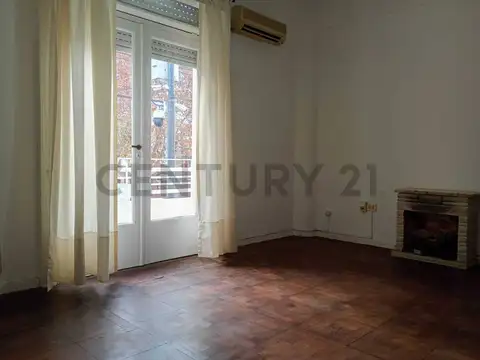 ALQUILER DEPARTAMENTO 3 AMBIENTES CON DOS BALCONES Y PATIO.
