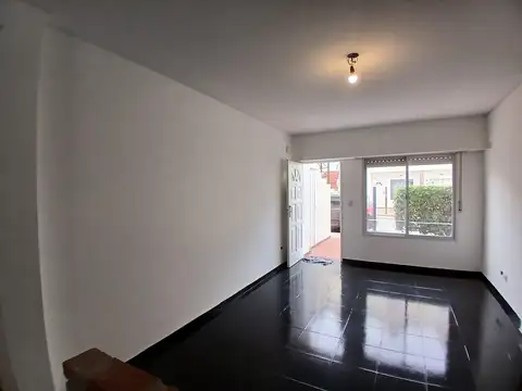 Depto Tipo Casa en Venta de 2 ambientes