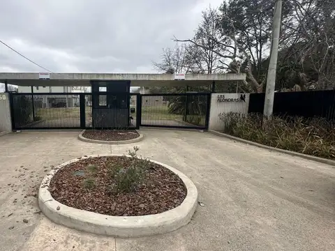 Terreno en Las Alondras calle 407 entre 19 y 21