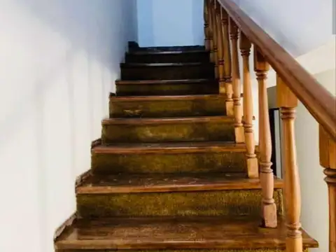 Depto Tipo Casa 4 ambientes con 2 baños