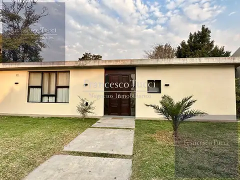 Casa en venta 4 ambientes con pileta en El Aromo
